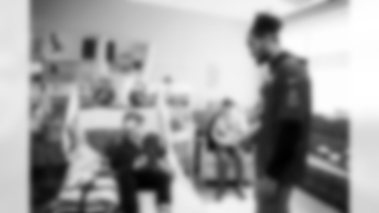 ST. PETERSBURG, FL - December 16, 2025 - Rookie Club visit to Johns Hopkins All Children's Hospital. Photo By Tori Richman/Tampa Bay Buccaneers