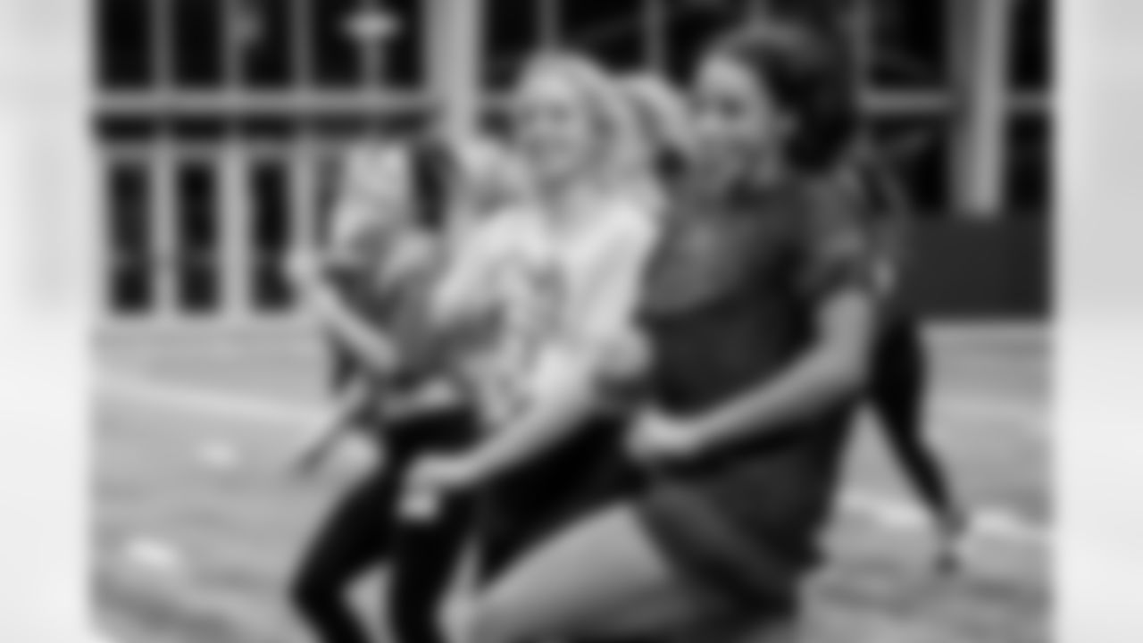 TAMPA, FL - November 19, 2025 - Tampa Bay Buccaneers Cheerleaders and Alumni during Field Rehearsal at AdventHealth Training Center. Photo By Tori Richman/Tampa Bay Buccaneers