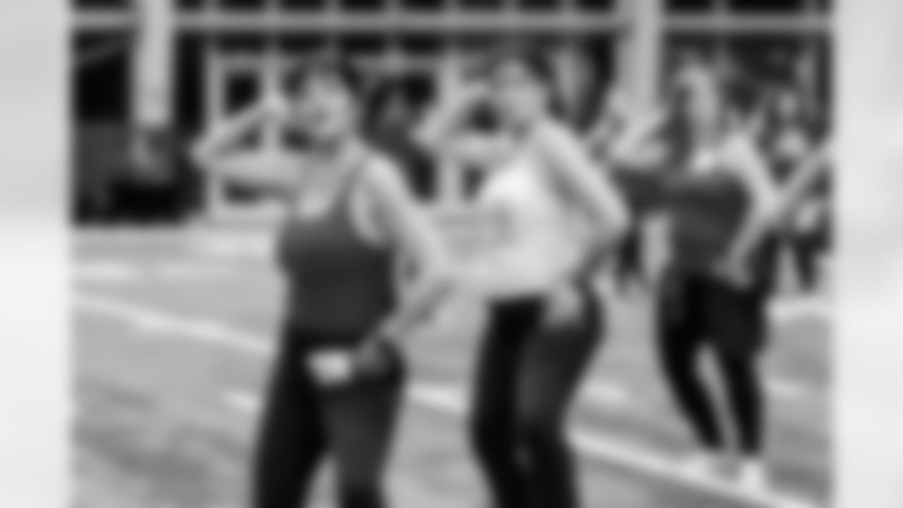 TAMPA, FL - November 19, 2025 - Tampa Bay Buccaneers Cheerleaders and Alumni during Field Rehearsal at AdventHealth Training Center. Photo By Tori Richman/Tampa Bay Buccaneers