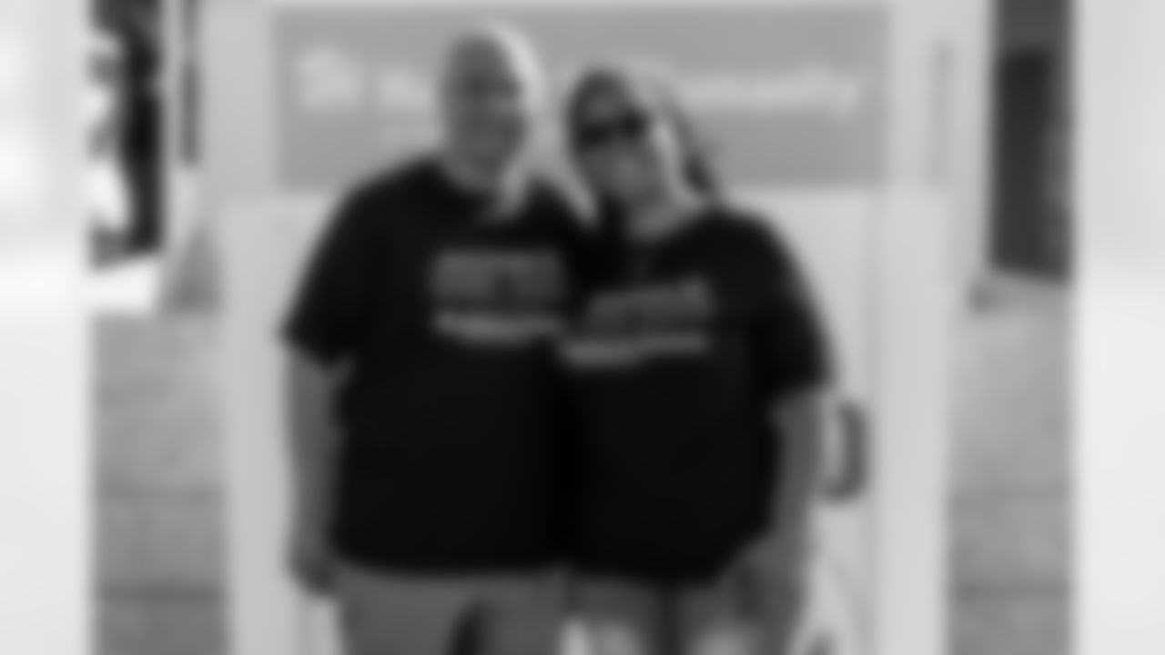 TAMPA, FL - November 18, 2025 - Volunteers during a home build with Habitat for Humanity of Tampa Bay Hillsborough. Photo By Doug DeFelice/Tampa Bay Buccaneers