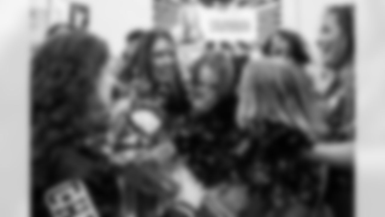 TAMPA, FL - December 07, 2025 - The Tampa Bay Buccaneers and New Orleans Saints during a regular season game at Raymond James Stadium. The Bucs lost the game, 24-20. Photo By Tori Richman/Tampa Bay Buccaneers