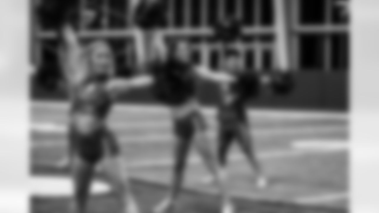 TAMPA, FL - January 02, 2026 - Tampa Bay Buccaneers Cheerleaders field rehearsal at AdventHealth Training Center. Photo By Tori Richman/Tampa Bay Buccaneers