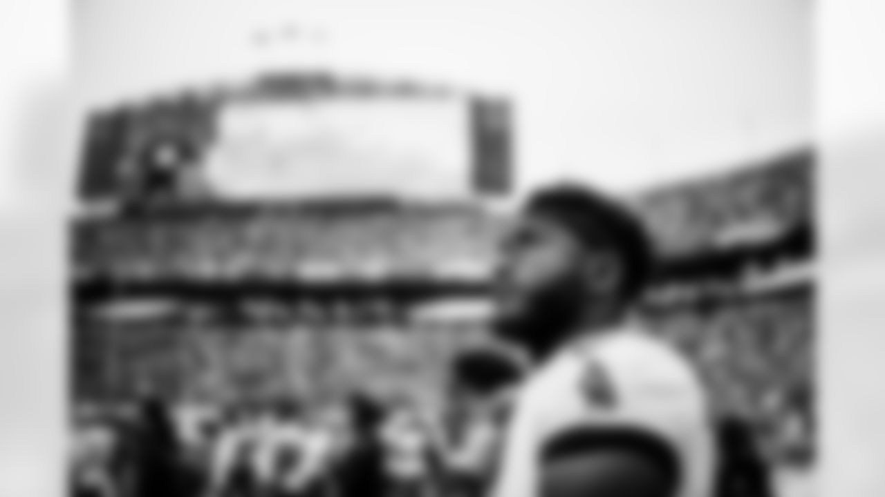 CHARLOTTE, NC - December 21, 2025 - Wide Receiver Chris Godwin #14 of the Tampa Bay Buccaneers before the game between the Tampa Bay Buccaneers and Carolina Panthers. The Bucs lost the game, 23-20. Photo By Tori Richman/Tampa Bay Buccaneers