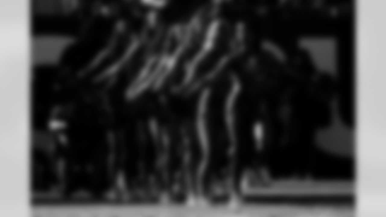 TAMPA, FL - November 30, 2025 - Tampa Bay Buccaneers Cheerleaders during the game between the Arizona Cardinals and Tampa Bay Buccaneers. The Bucs won the game, 20-17. Photo By Tori Richman/Tampa Bay Buccaneers