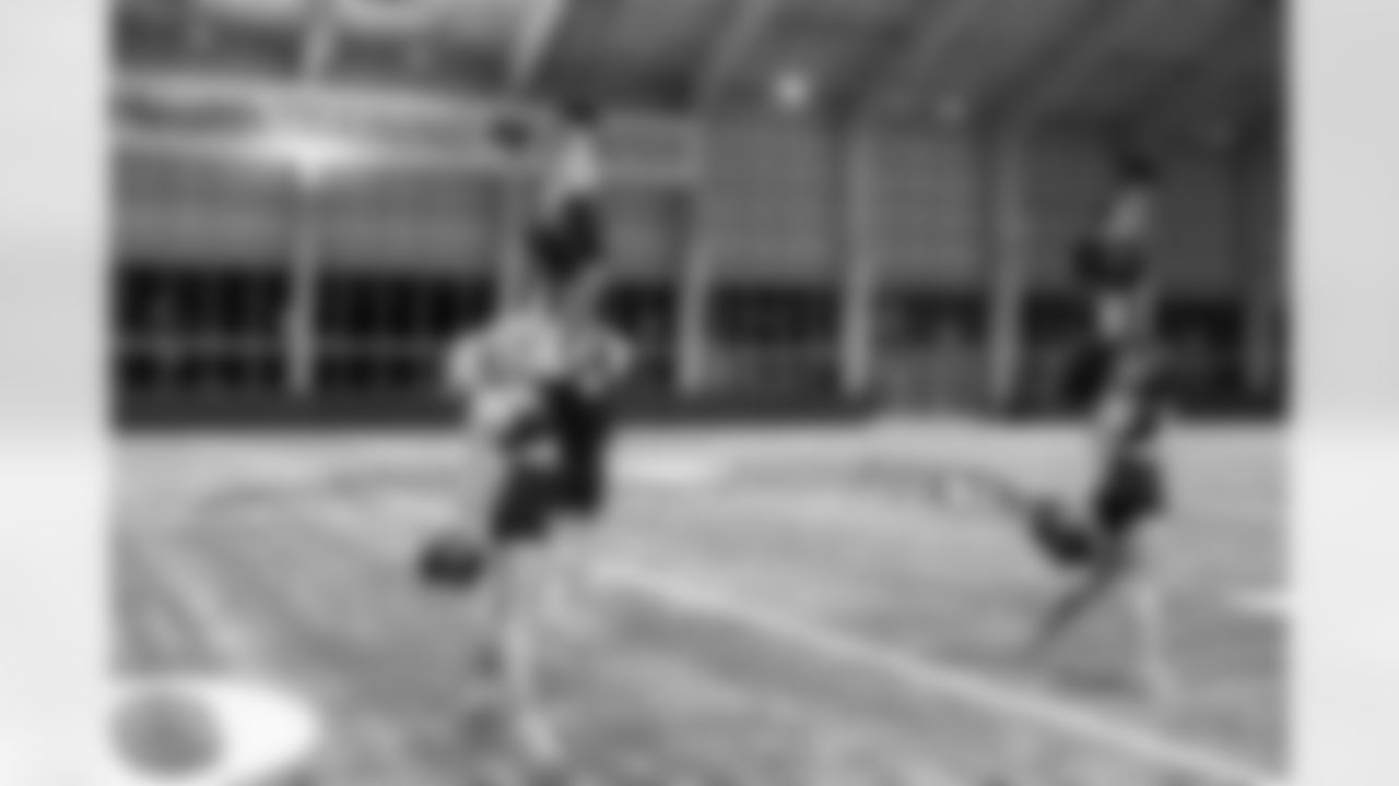 TAMPA, FL - November 20, 2025 - Tampa Bay Buccaneers Cheerleaders during Field Rehearsal at AdventHealth Training Center. Photo By Tori Richman/Tampa Bay Buccaneers