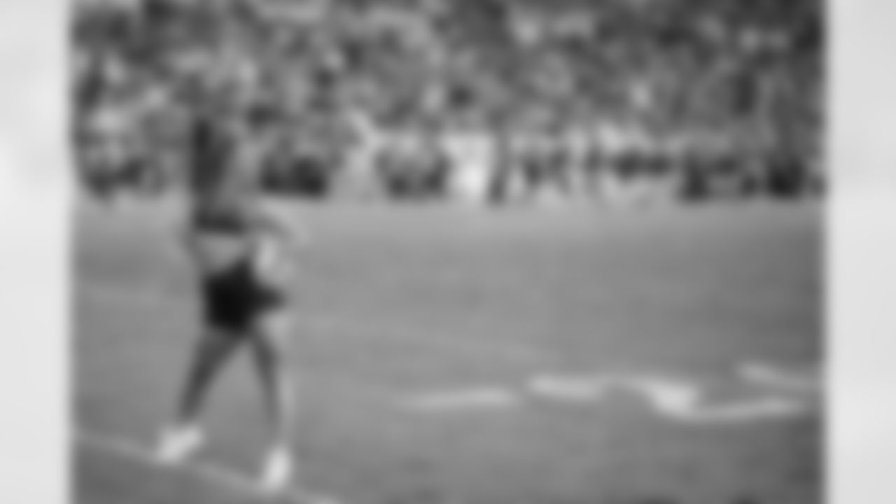 TAMPA, FL - November 09, 2025 - Tampa Bay Buccaneers Cheerleaders before the game between the New England Patriots and Tampa Bay Buccaneers. The Bucs lost the game, 28-23. Photo By Kyle Zedaker/Tampa Bay Buccaneers