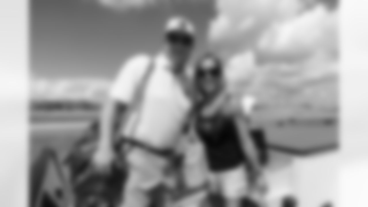 ATLANTA, GA - September 06, 2025 - Luxury Suite Excursion departs for the game between the Tampa Bay Buccaneers and Atlanta Falcons. The Bucs won the game, 23-20. Photo By Doug DeFelice/Tampa Bay Buccaneers