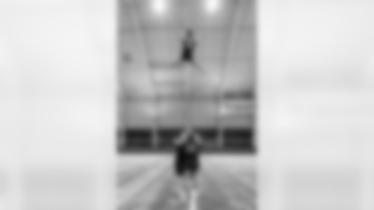 TAMPA, FL - December 04, 2025 - Tampa Bay Buccaneers Cheerleaders field rehearsal at AdventHealth Training Center. Photo By Tori Richman/Tampa Bay Buccaneers