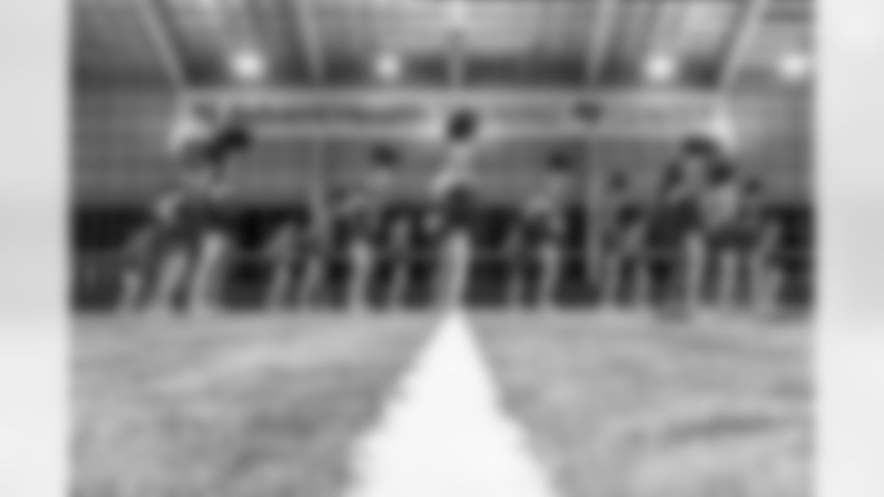 TAMPA, FL - January 02, 2026 - Tampa Bay Buccaneers Cheerleaders field rehearsal at AdventHealth Training Center. Photo By Tori Richman/Tampa Bay Buccaneers