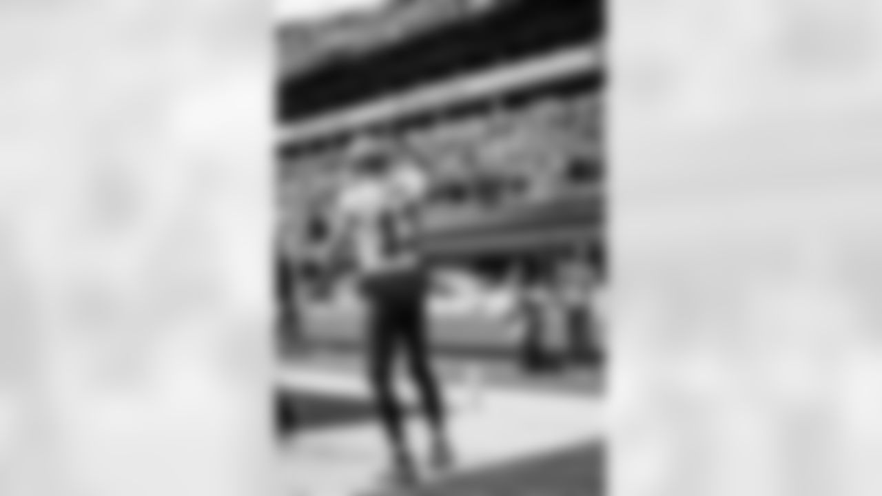 CHARLOTTE, NC - December 21, 2025 - Wide Receiver Mike Evans #13 of the Tampa Bay Buccaneers during the game between the Tampa Bay Buccaneers and Carolina Panthers. The Bucs lost the game, 23-20. Photo By Tori Richman/Tampa Bay Buccaneers