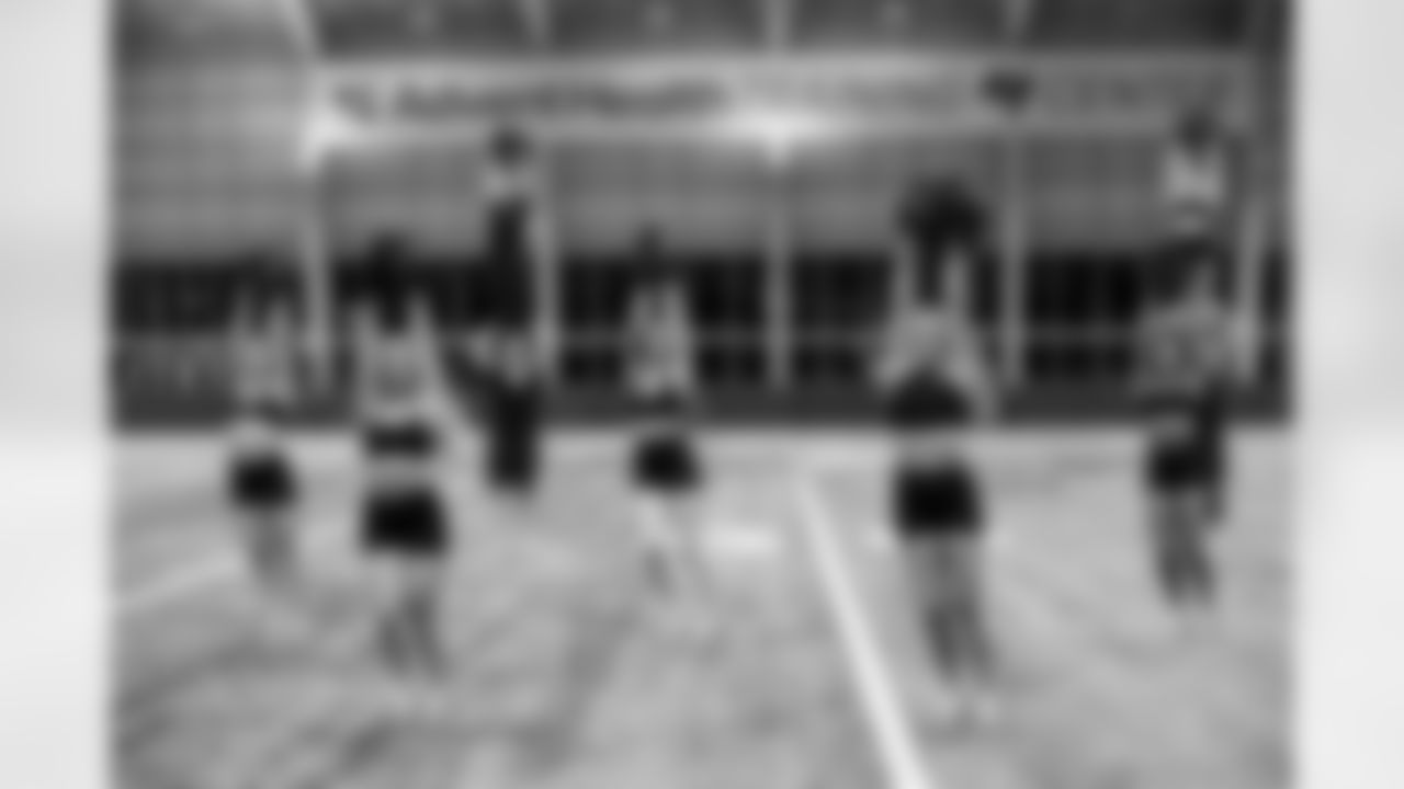 TAMPA, FL - November 20, 2025 - Tampa Bay Buccaneers Cheerleaders during Field Rehearsal at AdventHealth Training Center. Photo By Tori Richman/Tampa Bay Buccaneers