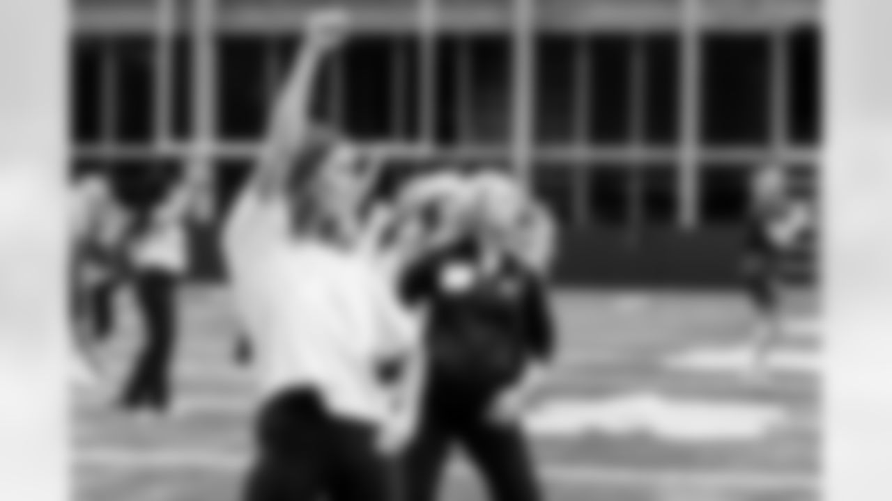 TAMPA, FL - November 19, 2025 - Tampa Bay Buccaneers Cheerleaders and Alumni during Field Rehearsal at AdventHealth Training Center. Photo By Tori Richman/Tampa Bay Buccaneers