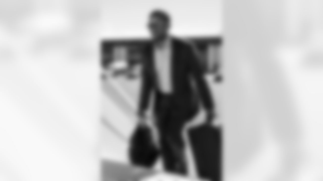 TAMPA, FL - December 20, 2025 - The Tampa Bay Buccaneers depart before the Week 16 game against the Carolina Panthers. Photo By Tori Richman/Tampa Bay Buccaneers