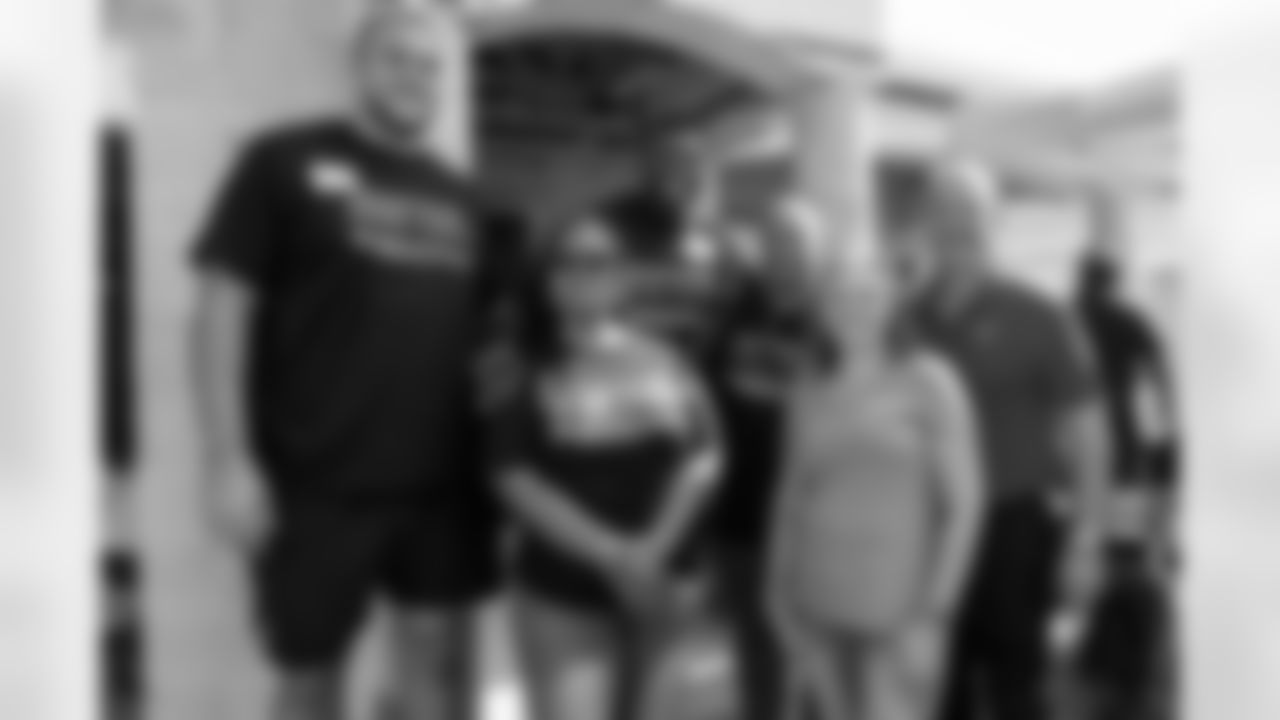 TAMPA, FL - November 18, 2025 - Offensive Lineman Lorenz Metz #71 and Outside Linebacker Yaya Diaby #0 of the Tampa Bay Buccaneers during a home build with Habitat for Humanity of Tampa Bay Hillsborough. Photo By Doug DeFelice/Tampa Bay Buccaneers