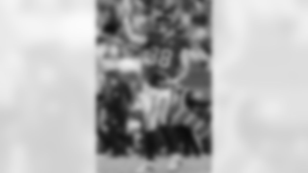 TAMPA, FL - January 03, 2026 - The Carolina Panthers and Tampa Bay Buccaneers play a regular season game at Raymond James Stadium. The Bucs won the game, 16-14. Photo By Doug DeFelice/Tampa Bay Buccaneers