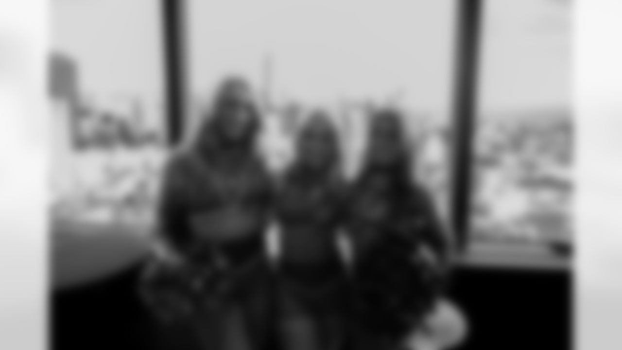 SAN FRANCISCO, CA - February 01, 2026 - Tampa Bay Buccaneers Pro Bowl Cheerleader Savannah during rehearsals. Photo By Tori Richman/Tampa Bay Buccaneers