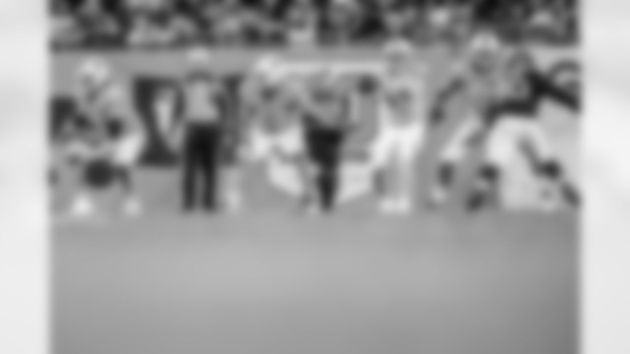 TAMPA, FL - December 11, 2025 - The Tampa Bay Buccaneers and Atlanta Falcons during a regular season game at Raymond James Stadium. The Bucs lost the game, 29-28. Photo By Mike Carlson/Tampa Bay Buccaneers