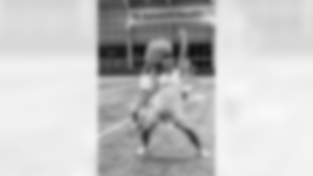 TAMPA, FL - December 09, 2025 - Tampa Bay Buccaneers Cheerleaders during Field Rehearsal at AdventHealth Training Center. Photo By Tori Richman/Tampa Bay Buccaneers