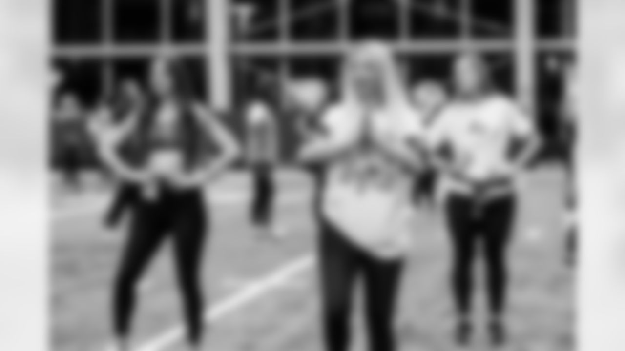 TAMPA, FL - November 19, 2025 - Tampa Bay Buccaneers Cheerleaders and Alumni during Field Rehearsal at AdventHealth Training Center. Photo By Tori Richman/Tampa Bay Buccaneers