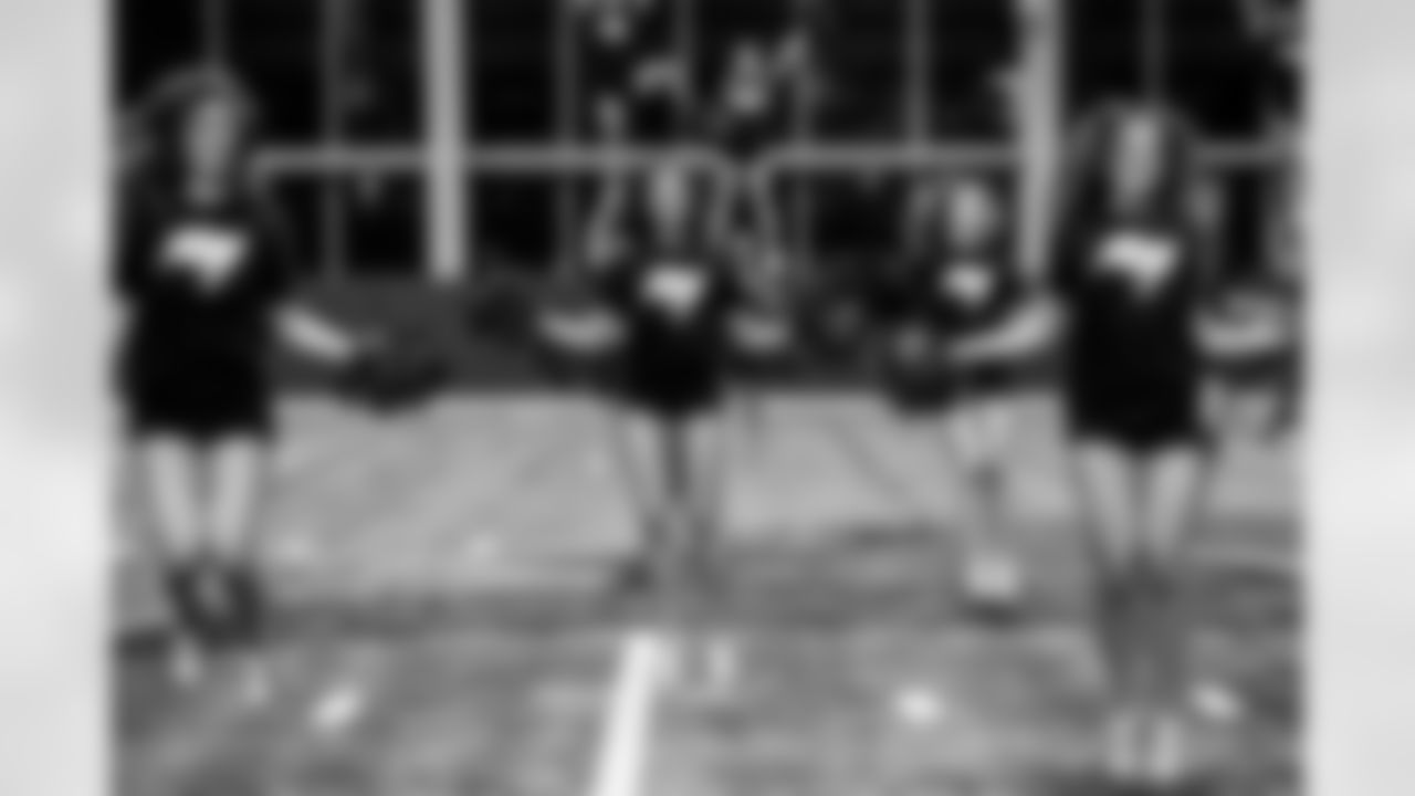 TAMPA, FL - December 04, 2025 - Tampa Bay Buccaneers Cheerleaders field rehearsal at AdventHealth Training Center. Photo By Tori Richman/Tampa Bay Buccaneers