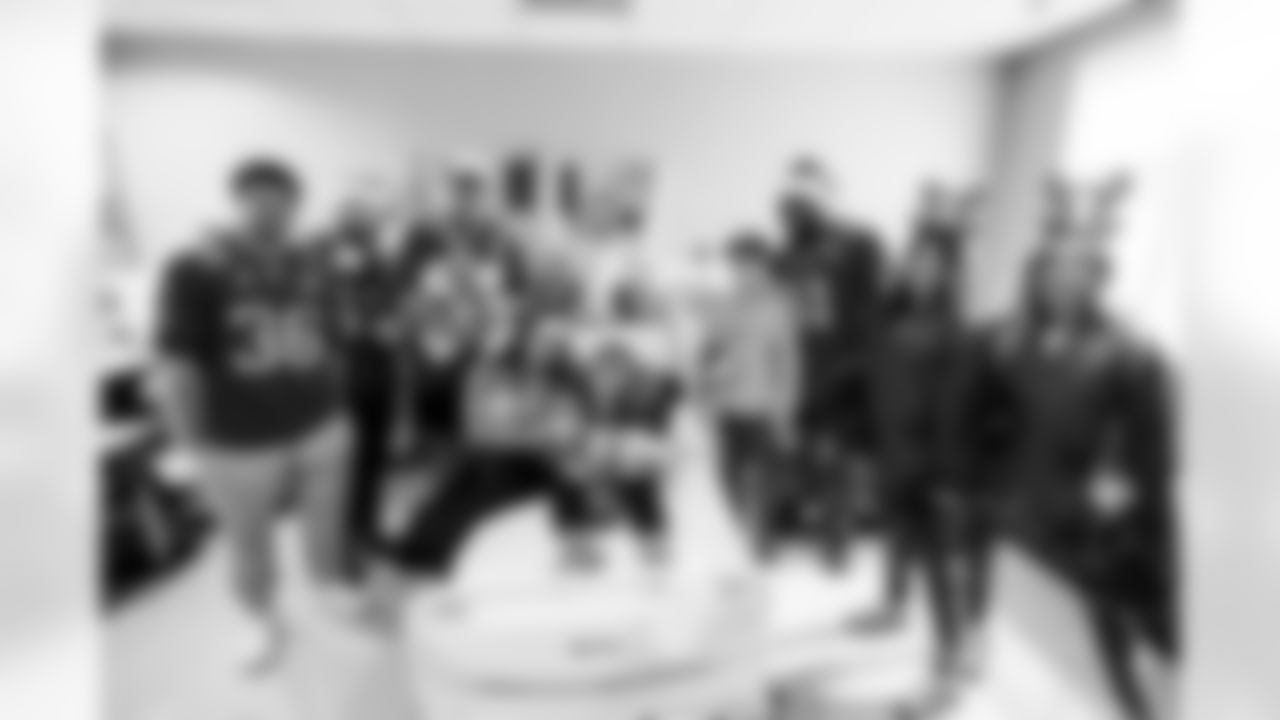 ST. PETERSBURG, FL - December 16, 2025 - Rookie Club visit to Johns Hopkins All Children's Hospital. Photo By Tori Richman/Tampa Bay Buccaneers