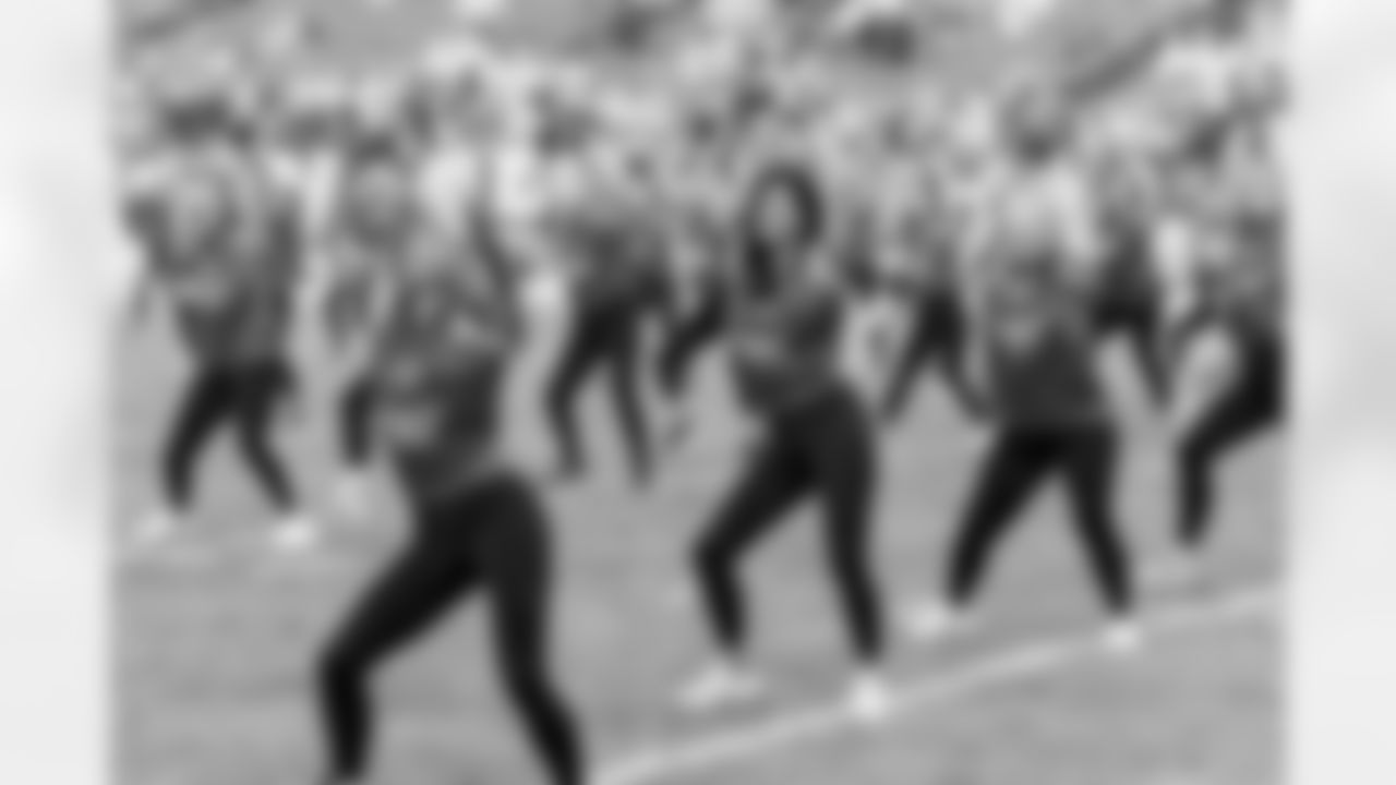 TAMPA, FL - December 07, 2025 - The Tampa Bay Buccaneers and New Orleans Saints during a regular season game at Raymond James Stadium. The Bucs lost the game, 24-20. Photo By Jason Turner/Tampa Bay Buccaneers