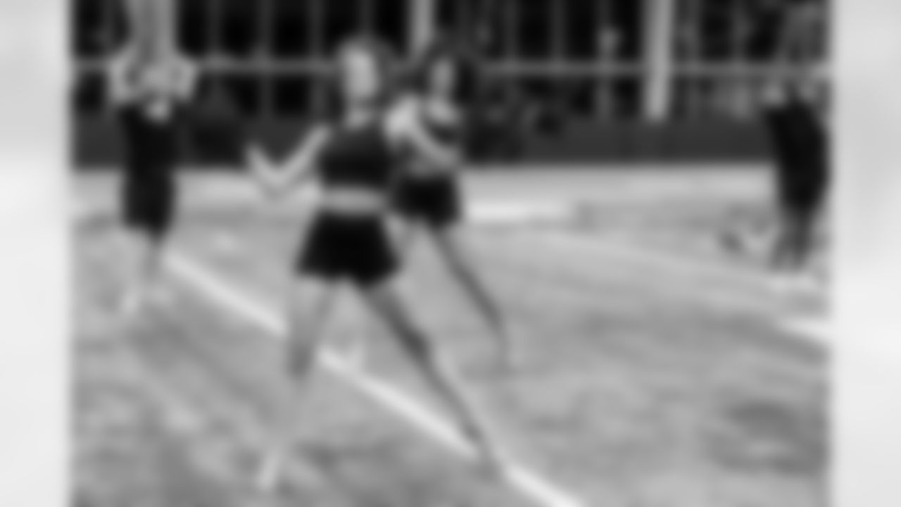 TAMPA, FL - November 20, 2025 - Tampa Bay Buccaneers Cheerleaders during Field Rehearsal at AdventHealth Training Center. Photo By Tori Richman/Tampa Bay Buccaneers