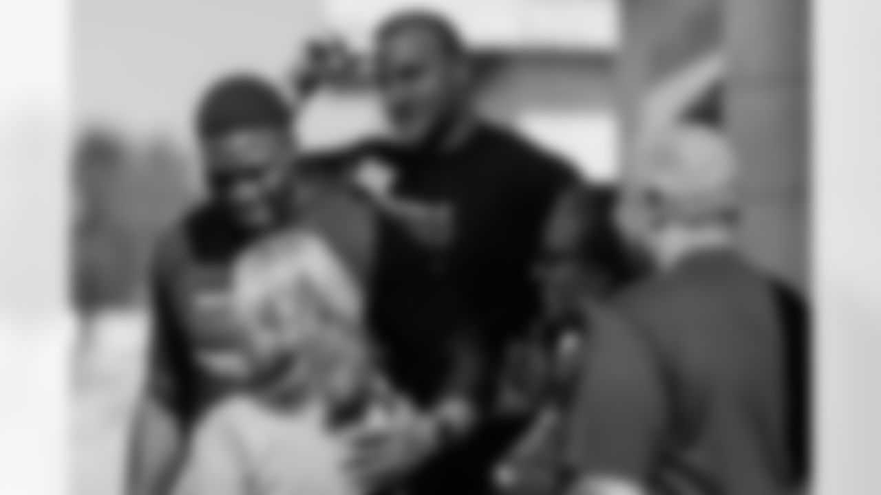 TAMPA, FL - November 18, 2025 - Outside Linebacker Yaya Diaby #0 of the Tampa Bay Buccaneers during a home build with Habitat for Humanity of Tampa Bay Hillsborough. Photo By Doug DeFelice/Tampa Bay Buccaneers