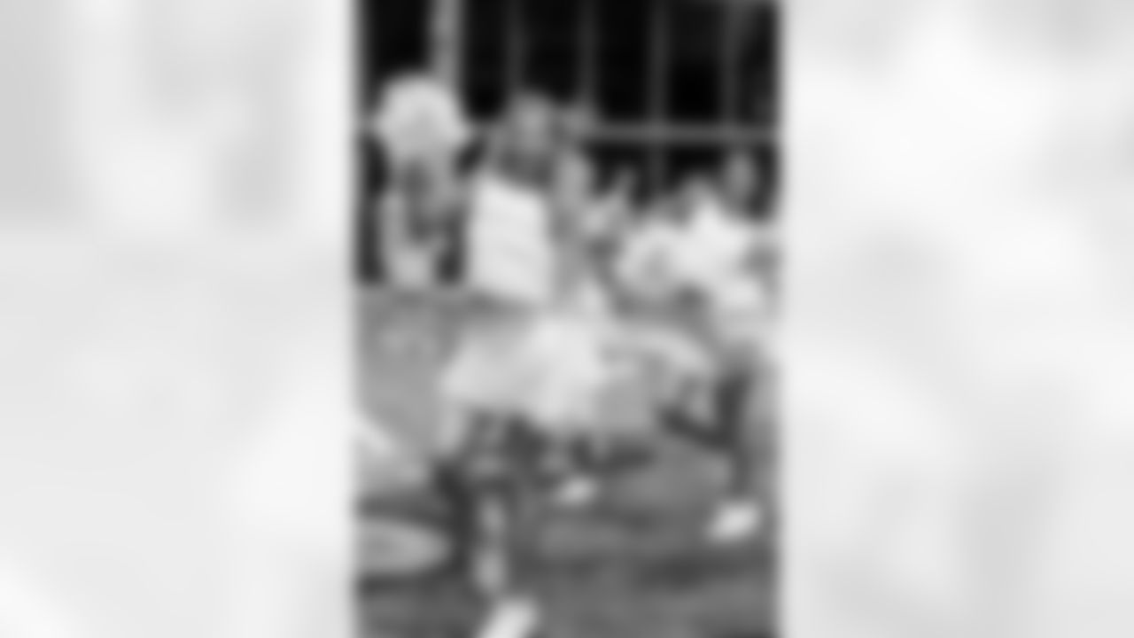 TAMPA, FL - December 09, 2025 - Tampa Bay Buccaneers Cheerleaders during Field Rehearsal at AdventHealth Training Center. Photo By Tori Richman/Tampa Bay Buccaneers