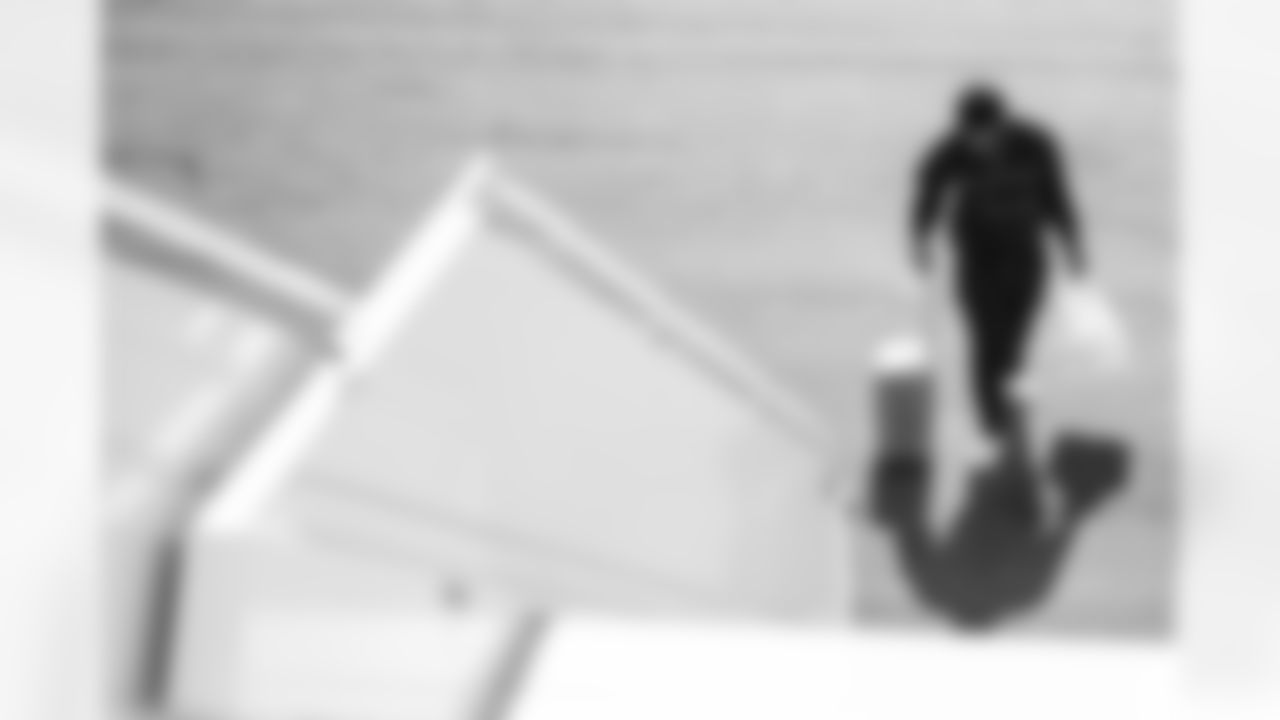 TAMPA, FL - November 15, 2025 - Defensive Lineman Elijah Roberts #95 of the Tampa Bay Buccaneers departs before the Bucs' game against the Buffalo Bills. Photo By Tori Richman/Tampa Bay Buccaneers