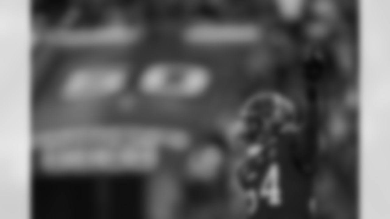 TAMPA, FL - November 30, 2025 - Inside Linebacker Lavonte David #54 of the Tampa Bay Buccaneers during the game between the Arizona Cardinals and Tampa Bay Buccaneers. The Bucs won the game, 20-17. Photo By Tori Richman/Tampa Bay Buccaneers