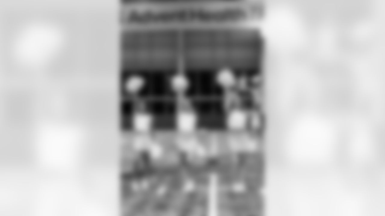 TAMPA, FL - December 09, 2025 - Tampa Bay Buccaneers Cheerleaders during Field Rehearsal at AdventHealth Training Center. Photo By Tori Richman/Tampa Bay Buccaneers