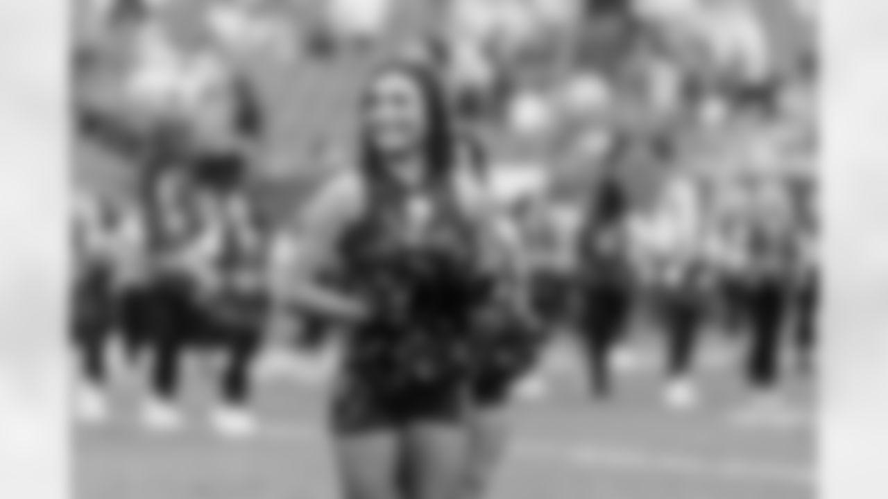 TAMPA, FL - December 07, 2025 - The Tampa Bay Buccaneers and New Orleans Saints during a regular season game at Raymond James Stadium. The Bucs lost the game, 24-20. Photo By Tori Richman/Tampa Bay Buccaneers