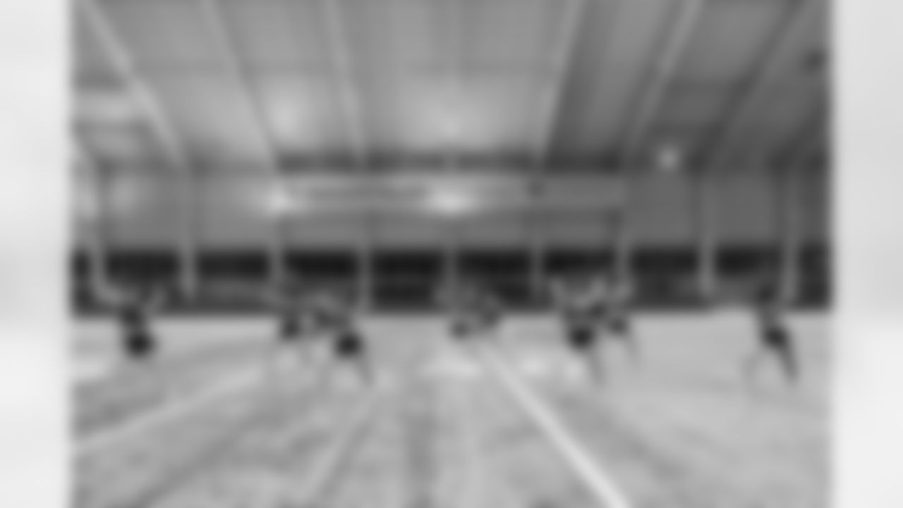 TAMPA, FL - November 20, 2025 - Tampa Bay Buccaneers Cheerleaders during Field Rehearsal at AdventHealth Training Center. Photo By Tori Richman/Tampa Bay Buccaneers