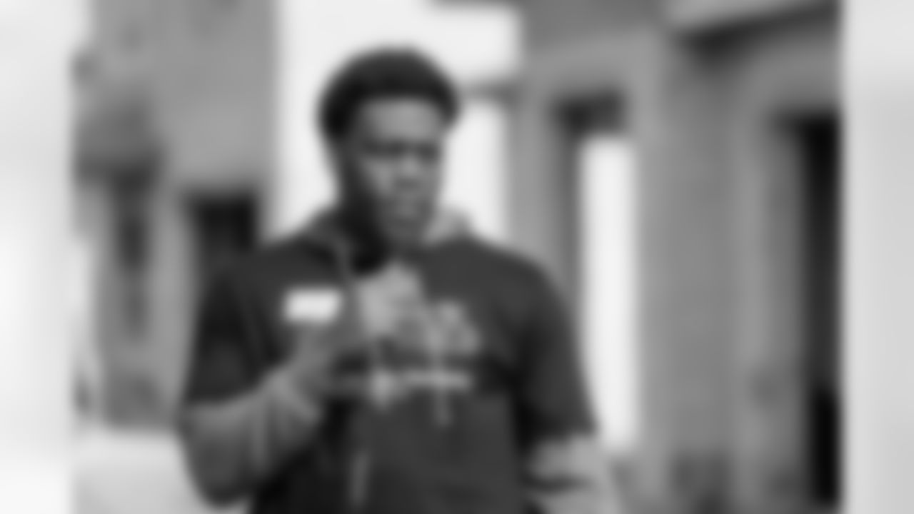 TAMPA, FL - November 18, 2025 - Defensive Lineman Elijah Roberts #95 of the Tampa Bay Buccaneers during a home build with Habitat for Humanity of Tampa Bay Hillsborough. Photo By Doug DeFelice/Tampa Bay Buccaneers