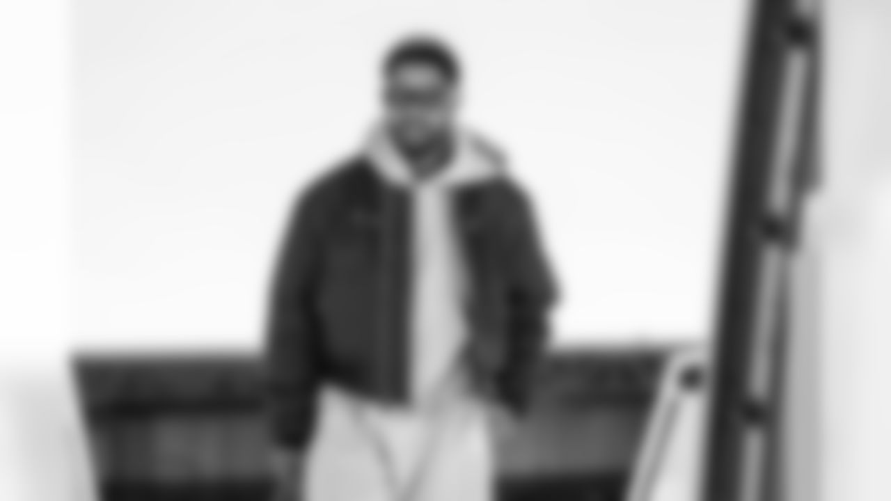 TAMPA, FL - November 15, 2025 - Wide Receiver Sterling Shepard #17 of the Tampa Bay Buccaneers departs before the Bucs' game against the Buffalo Bills. Photo By Tori Richman/Tampa Bay Buccaneers