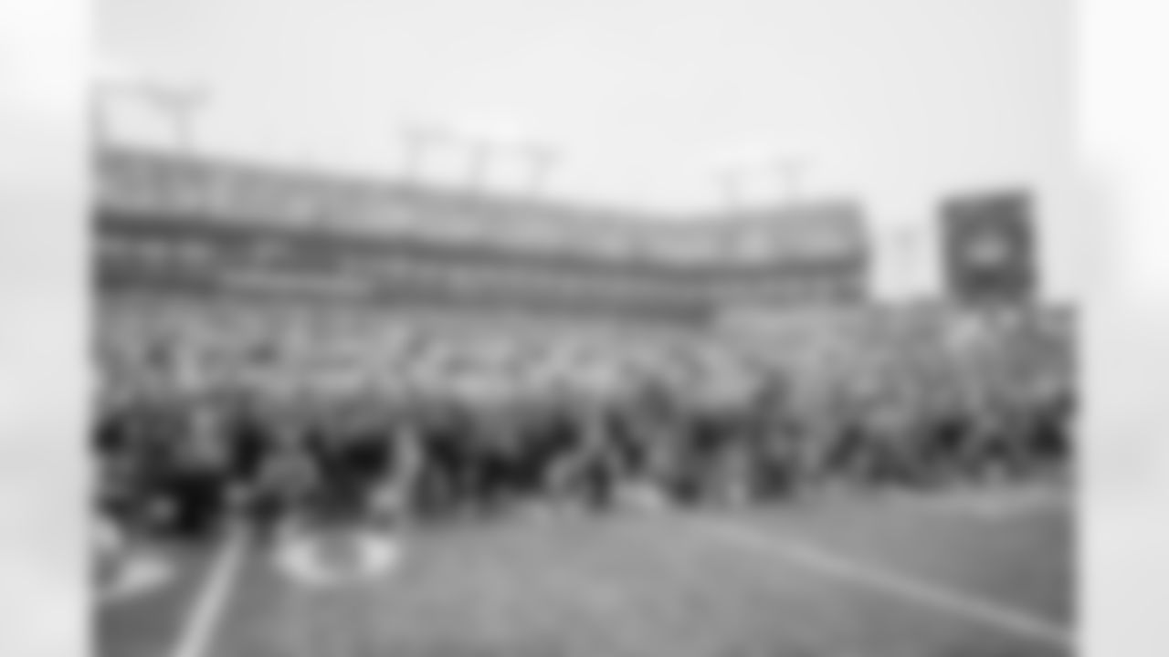 TAMPA, FL - December 07, 2025 - The Tampa Bay Buccaneers and New Orleans Saints during a regular season game at Raymond James Stadium. The Bucs lost the game, 24-20. Photo By Tori Richman/Tampa Bay Buccaneers