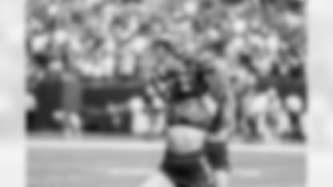 TAMPA, FL - November 09, 2025 - Tampa Bay Buccaneers Cheerleaders before the game between the New England Patriots and Tampa Bay Buccaneers. The Bucs lost the game, 28-23. Photo By Tori Richman/Tampa Bay Buccaneers