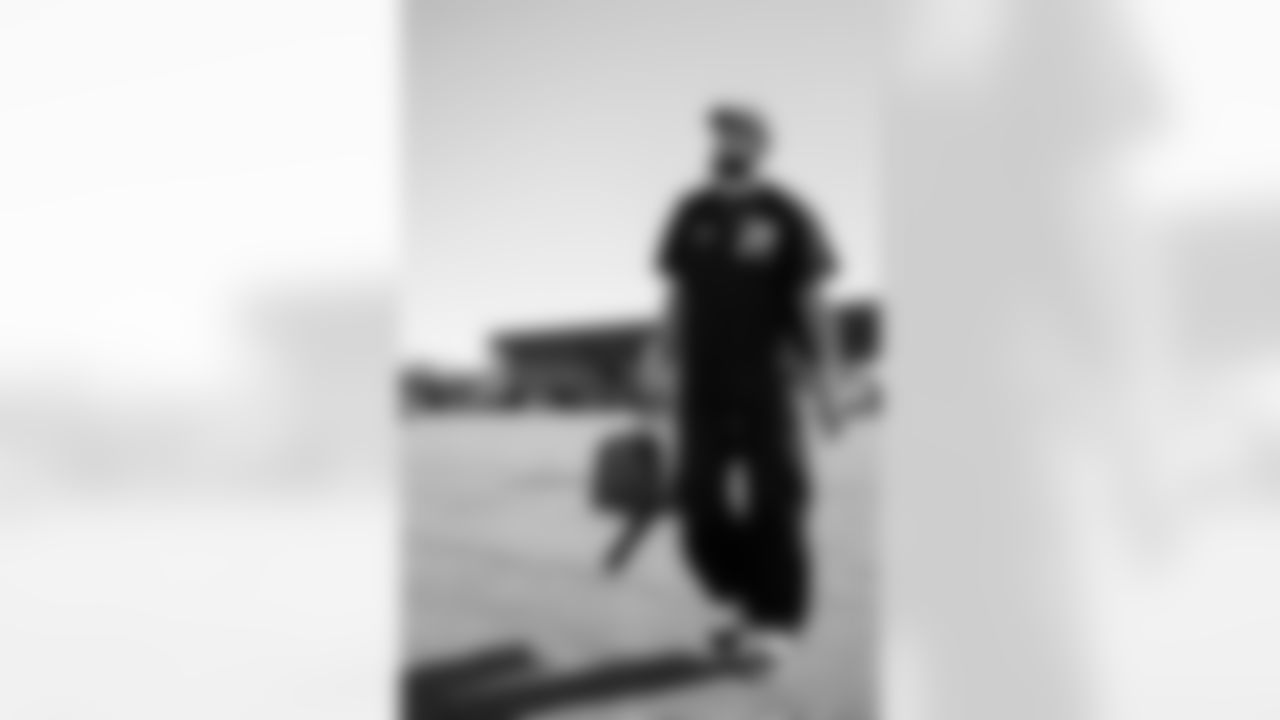 TAMPA, FL - December 20, 2025 - The Tampa Bay Buccaneers depart before the Week 16 game against the Carolina Panthers. Photo By Tori Richman/Tampa Bay Buccaneers