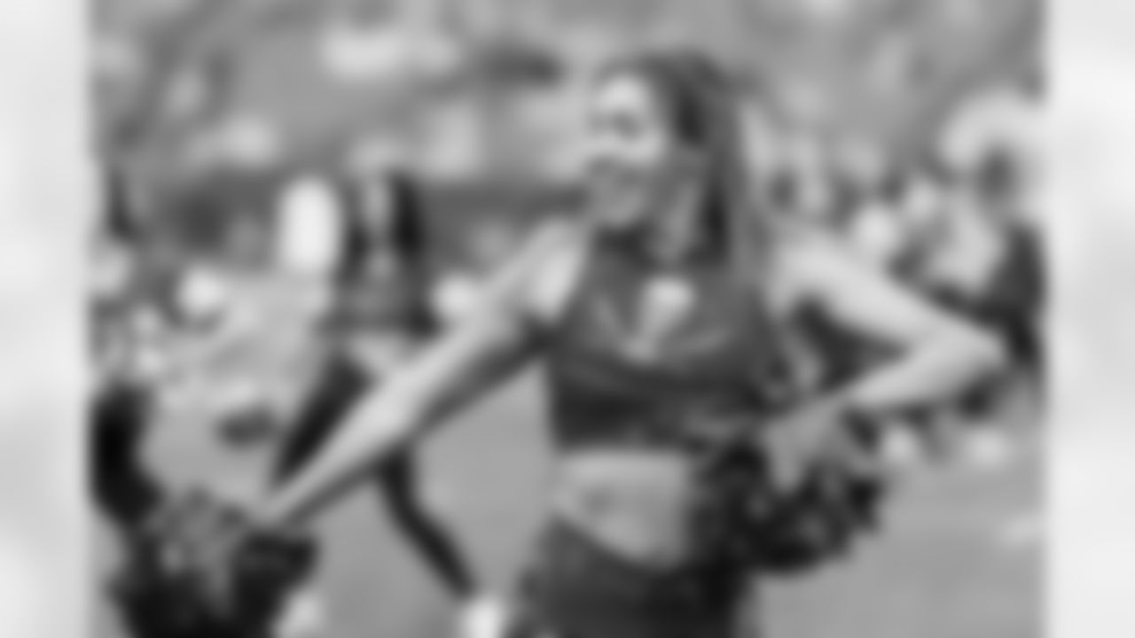 TAMPA, FL - December 07, 2025 - The Tampa Bay Buccaneers and New Orleans Saints during a regular season game at Raymond James Stadium. The Bucs lost the game, 24-20. Photo By Kyle Zedaker/Tampa Bay Buccaneers