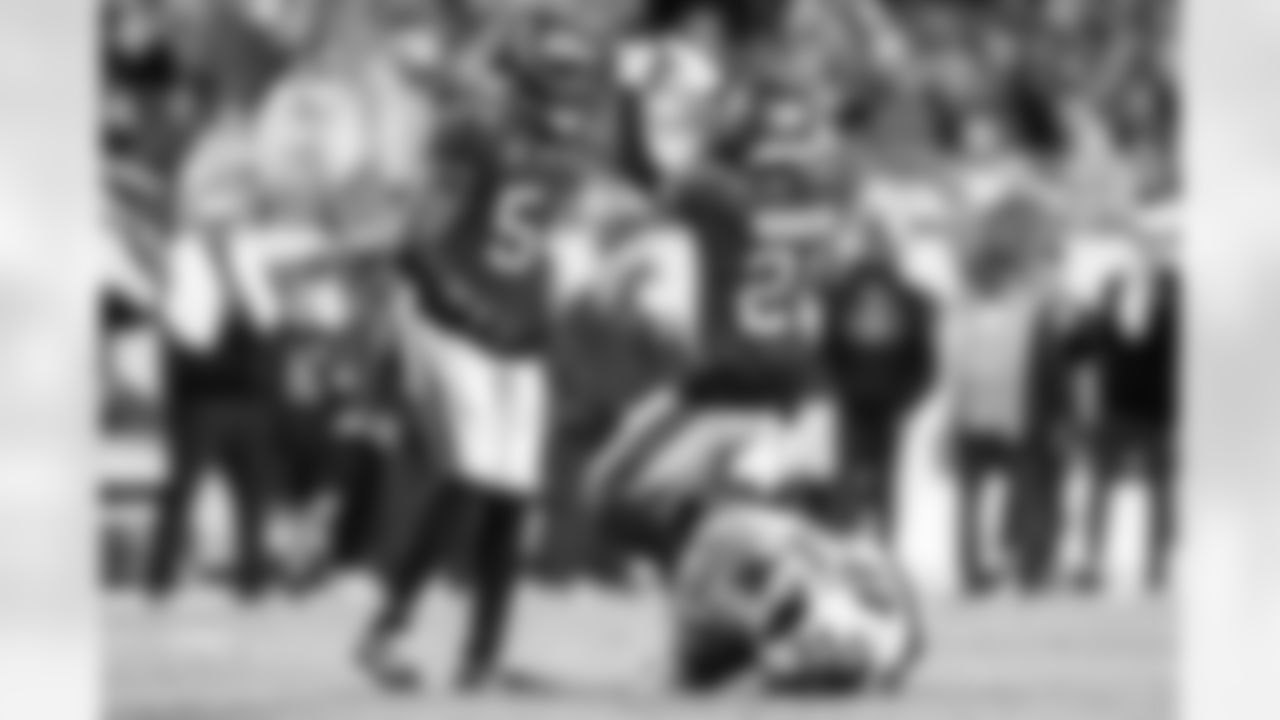 TAMPA, FL - January 03, 2026 - The Carolina Panthers and Tampa Bay Buccaneers play a regular season game at Raymond James Stadium. The Bucs won the game, 16-14. Photo By Doug DeFelice/Tampa Bay Buccaneers