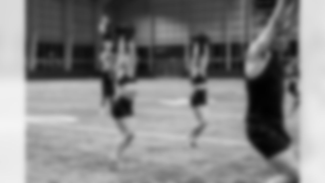 TAMPA, FL - November 20, 2025 - Tampa Bay Buccaneers Cheerleaders during Field Rehearsal at AdventHealth Training Center. Photo By Tori Richman/Tampa Bay Buccaneers