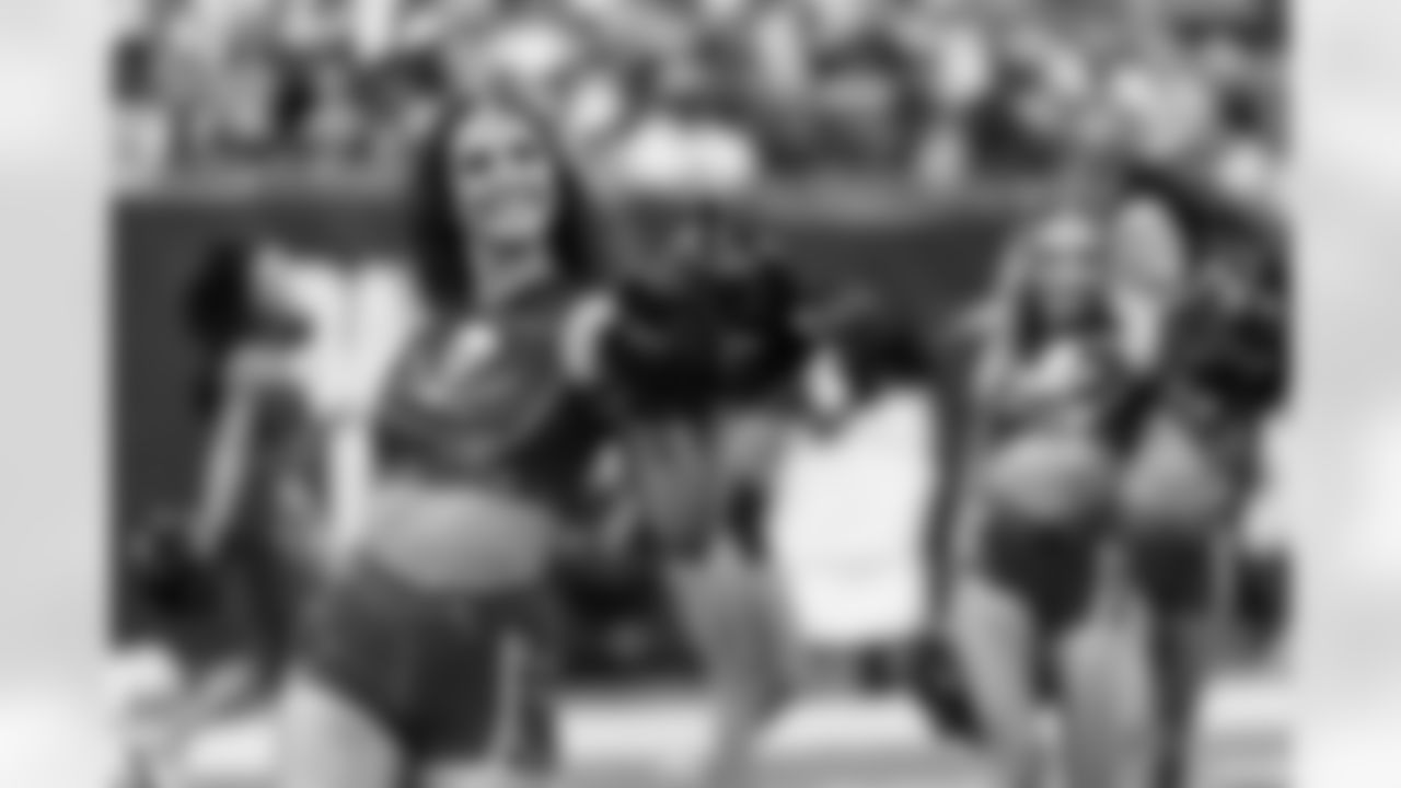 TAMPA, FL - December 07, 2025 - The Tampa Bay Buccaneers and New Orleans Saints during a regular season game at Raymond James Stadium. The Bucs lost the game, 24-20. Photo By Tori Richman/Tampa Bay Buccaneers