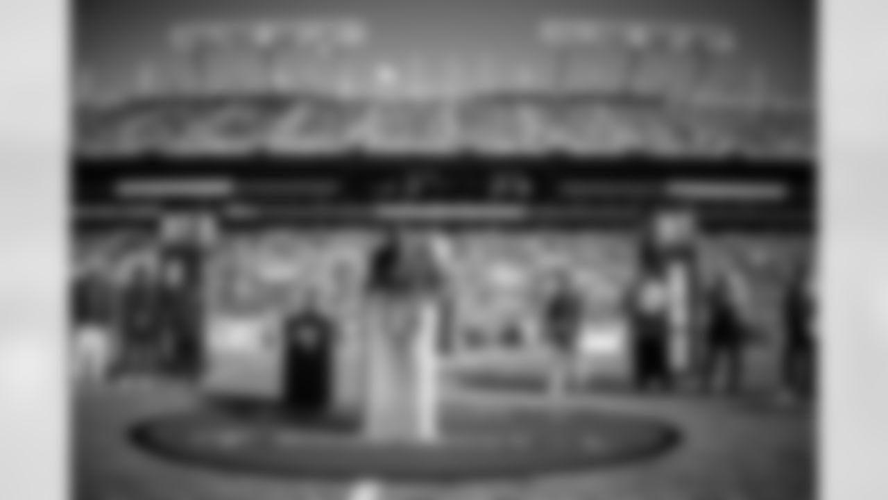 TAMPA, FL - November 30, 2025 - Buccaneers Legend Simeon Rice during Rice's Ring of Honor induction ceremony at halftime of the game between the Arizona Cardinals and Tampa Bay Buccaneers. The Bucs won the game, 20-17. Photo By Kyle Zedaker/Tampa Bay Buccaneers