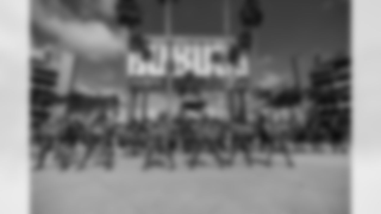 TAMPA, FL - November 12, 2023 - Tampa Bay Buccaneers Cheerleaders at Bucs Beach before the game between the Tennessee Titans and Tampa Bay Buccaneers. The Bucs won the game, 20-6. Photo By Doug DeFelice/Tampa Bay Buccaneers