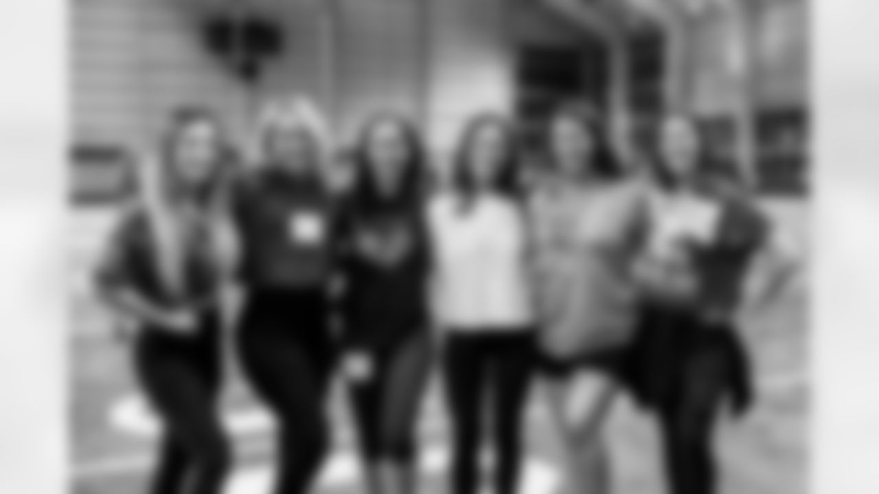 TAMPA, FL - November 19, 2025 - Tampa Bay Buccaneers Cheerleaders and Alumni during Field Rehearsal at AdventHealth Training Center. Photo By Tori Richman/Tampa Bay Buccaneers