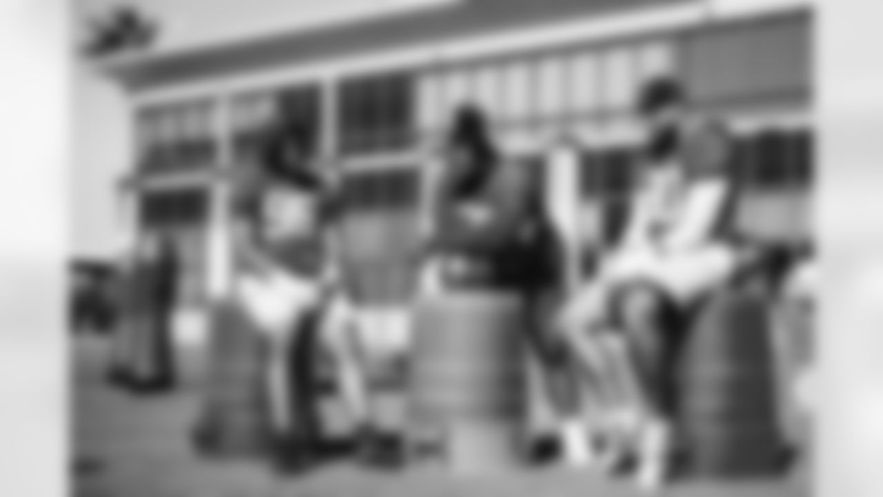 TAMPA, FL - December 17, 2025 - Week 16 practice at AdventHealth Training Center. Photo By Tori Richman/Tampa Bay Buccaneers