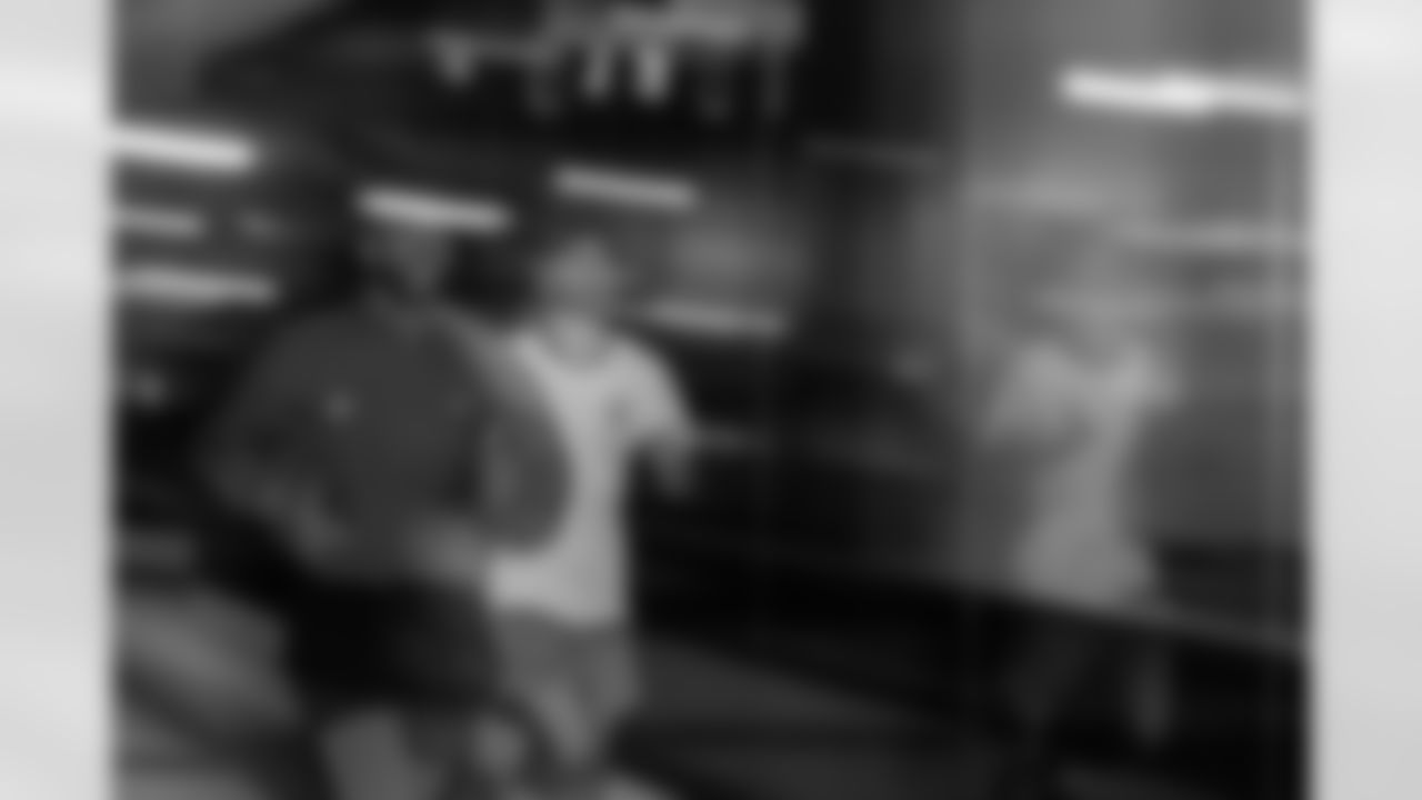 ST. PETERSBURG, FL - November 13, 2025 - Participants during "Bucs Run" Raise The Flags event with Pinellas Run Club at Park & Rec in St. Petersburg. Photo By Doug DeFelice/Tampa Bay Buccaneers