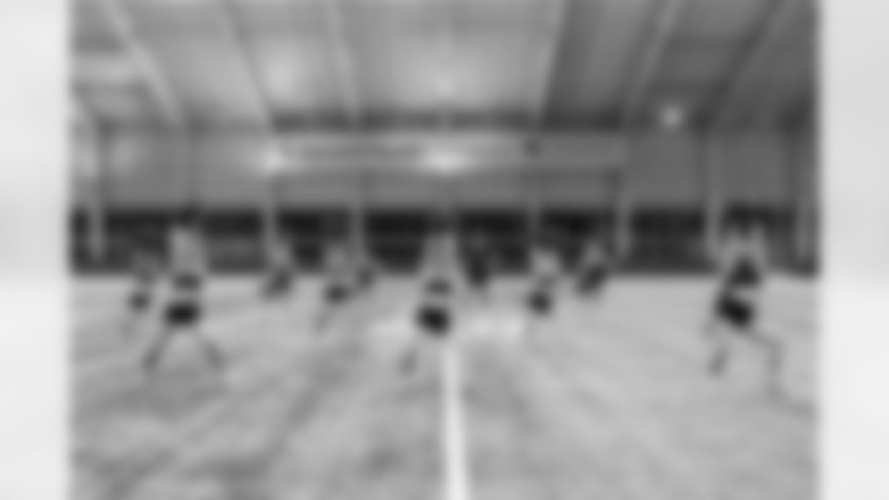 TAMPA, FL - November 20, 2025 - Tampa Bay Buccaneers Cheerleaders during Field Rehearsal at AdventHealth Training Center. Photo By Tori Richman/Tampa Bay Buccaneers