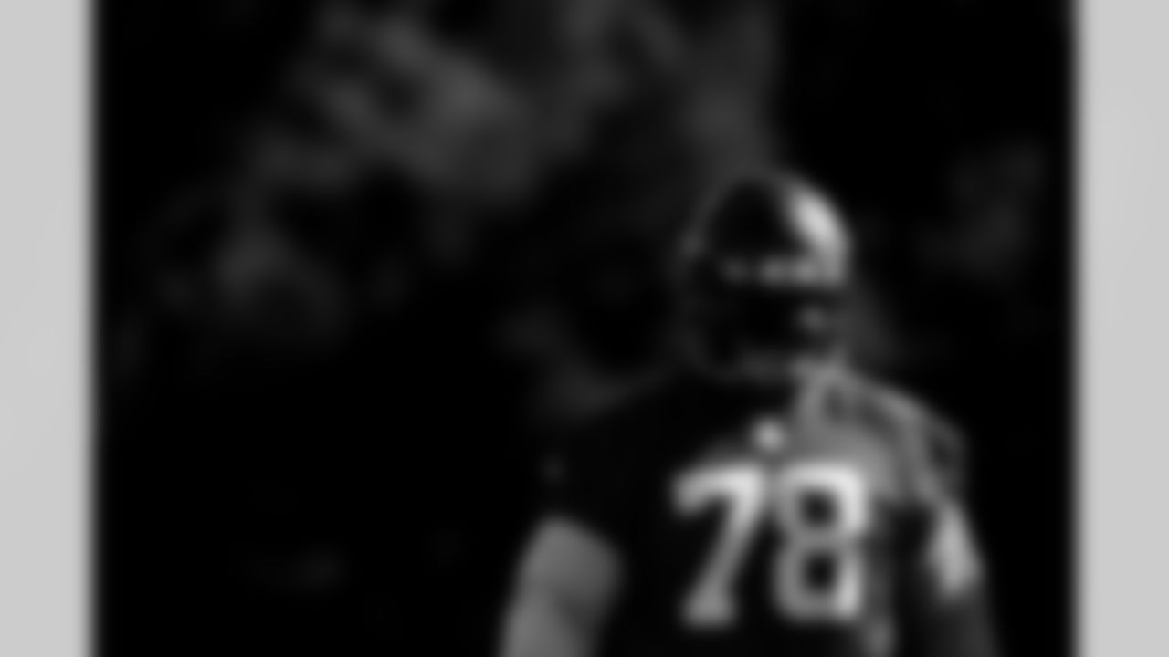 TAMPA, FL - December 31, 2025 - Week 18 Practice at AdventHealth Training Center. Photo By Tori Richman/Tampa Bay Buccaneers